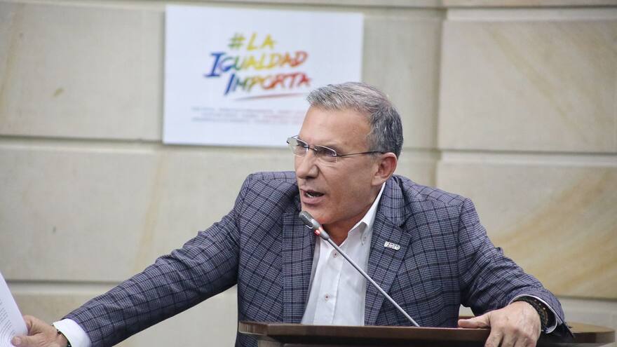 Roy Barreras se somete a un procedimiento quirúrgico este martes