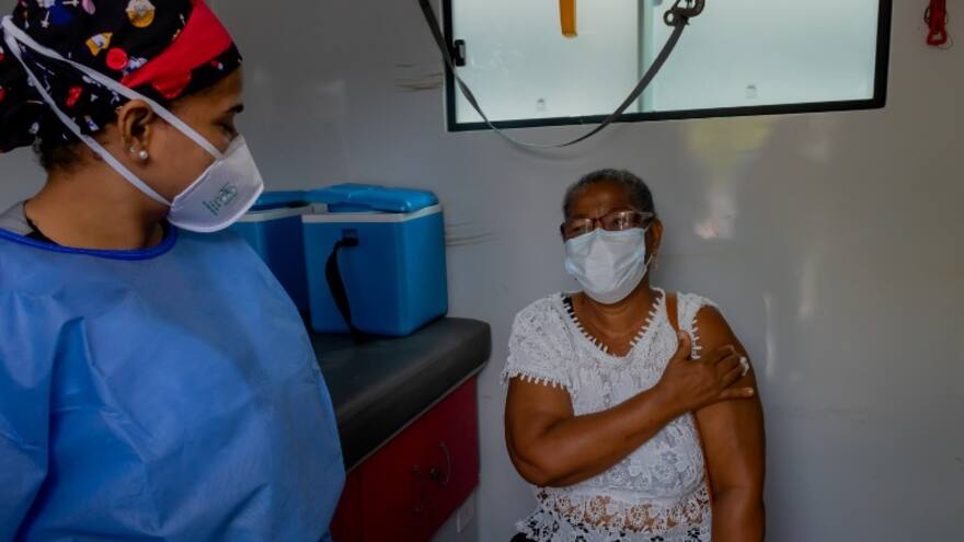 En un solo día, el Dadis vacunó contra covid-19 a 7.605 docentes