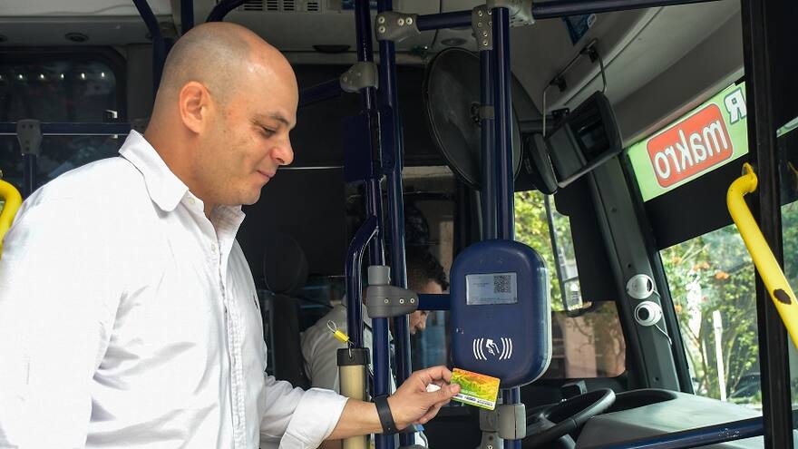 Inicia primera fase de cobro electrónico en buses de Barranquilla