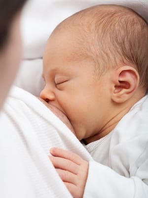 ¿Trabajar o amamantar?: la falsa disyuntiva | Columna de Carolina Piñeros Ospina