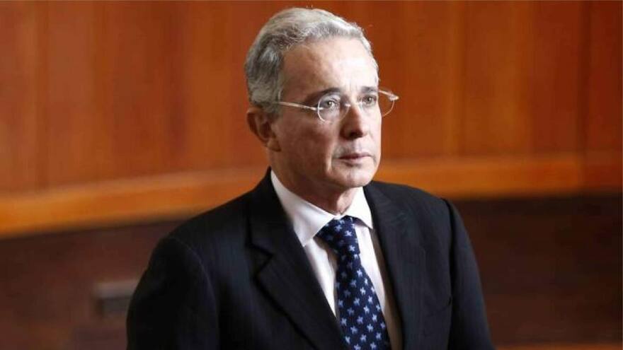 Suspenden juicio a Uribe hasta que se resuelva apelación de la nulidad