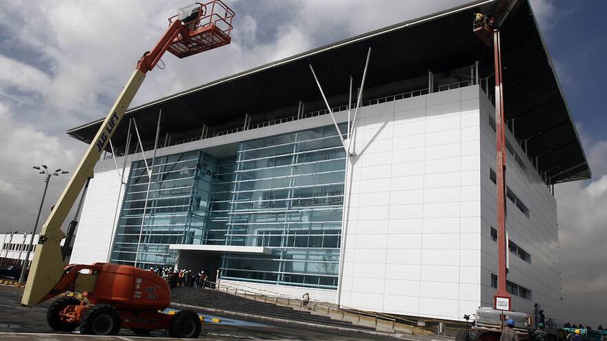Controladores aéreos anuncian plantón por no pago de bonificaciones