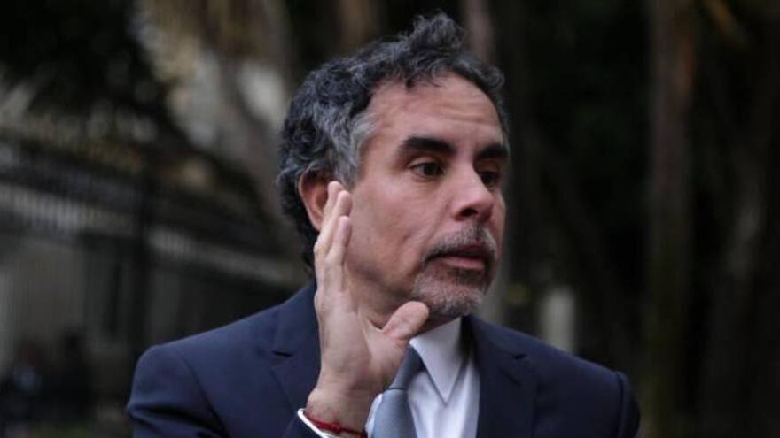 ¿Por qué Armando Benedetti sigue como embajador?