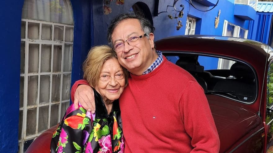 “Sus abrazos me ayudan a cuidar la vida”: Petro por el Día de la Madre