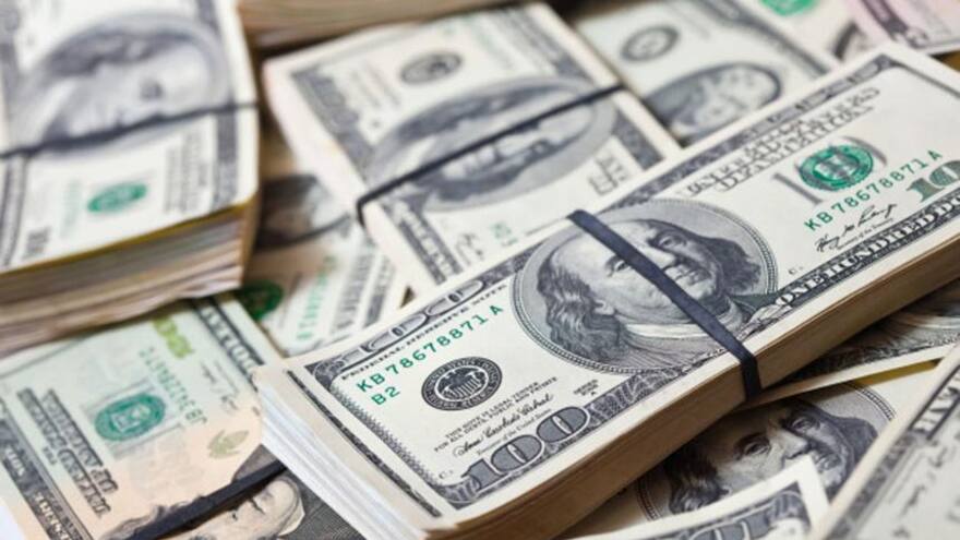 El precio del dólar sube y rompe la barrera de los $4.300 este martes 15 de abril