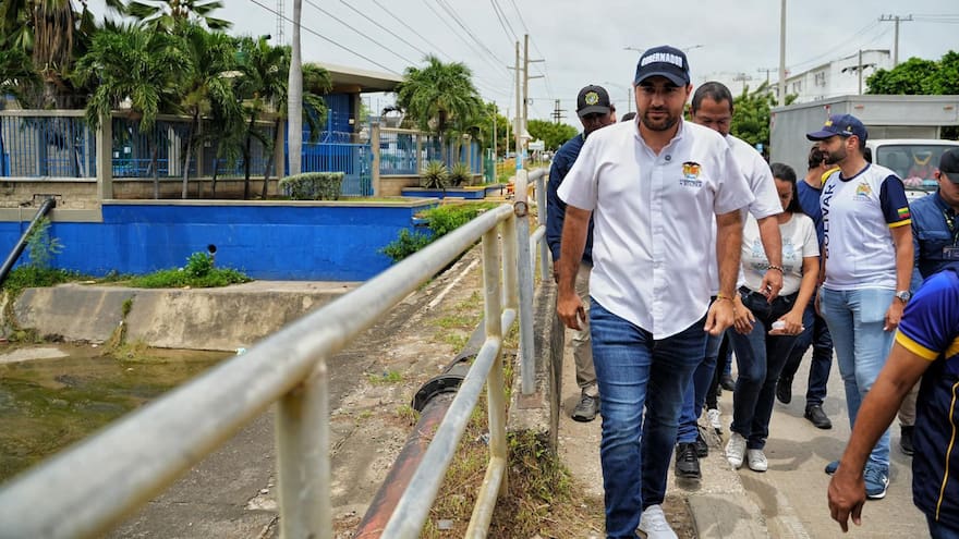 La Gobernación de Bolívar realiza limpieza de caños en Cartagena