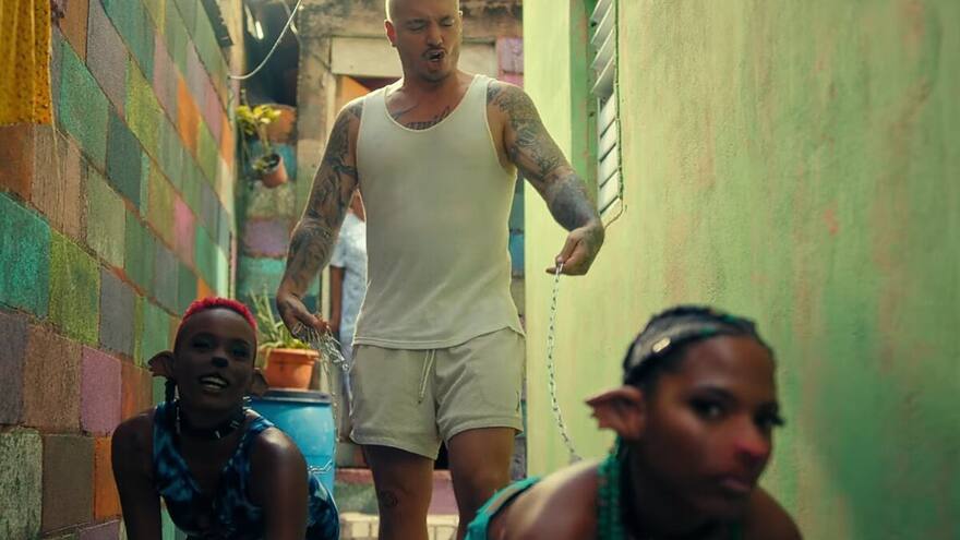 Como 'denigrantes' califican hechos con mujeres encadenadas