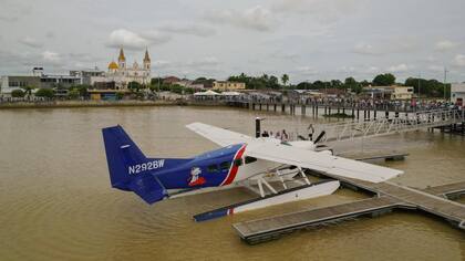 Tras cinco décadas volvió a aterrizar un hidroavión en la Ciénaga de Ayapel, Córdoba