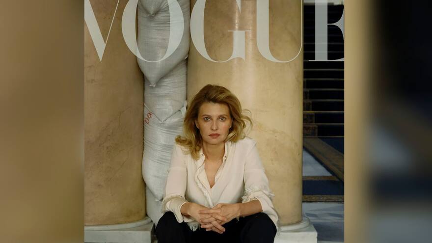 Presidente y primera dama de Ucrania reciben críticas por salir en revista de moda en plena guerra