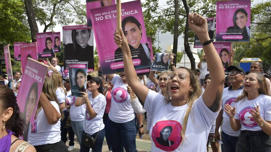 Piden captura para taxista del caso de María del Carmen Cárdenas que se lanzó de taxi en Alameda del Río