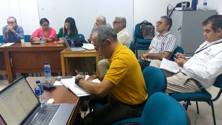 Los maestros de Sucre no tienen quién les entregue medicamentos