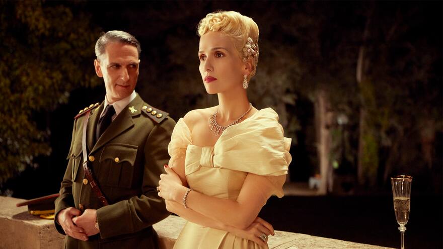‘Santa Evita’, de Star+, revive a Perón en la pantalla chica