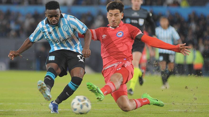 Roger Martínez y Johan Carbonero anotaron en triunfo de Racing frente a Argentinos