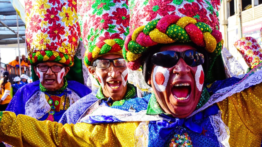 Tiendas Juliao apoya la Danza del Congo en el Carnaval