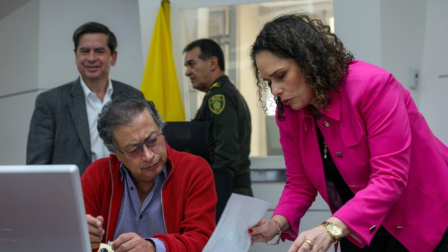 Hemos resuelto más rápido de lo que pensaban el paro camionero: Petro