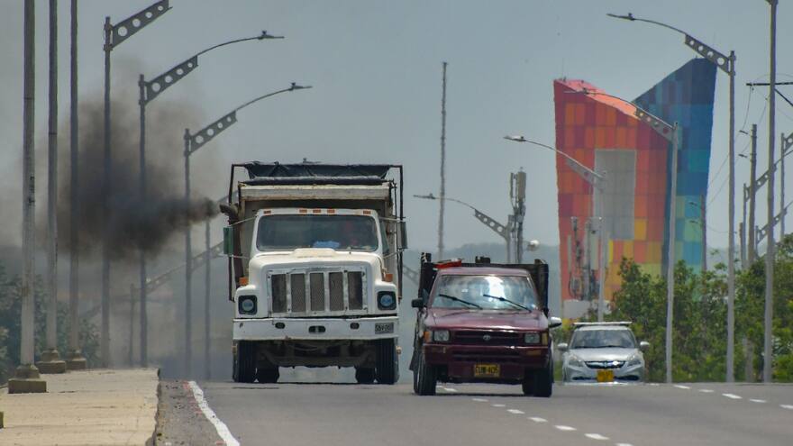 Tránsito de vehículos chimeneas en Barranquilla: los impactos negativos para la salud y el medio ambiente