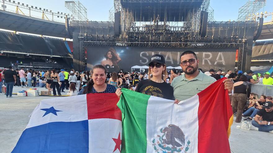 La pareja de mexicanos que repite show de Shakira en Barranquilla