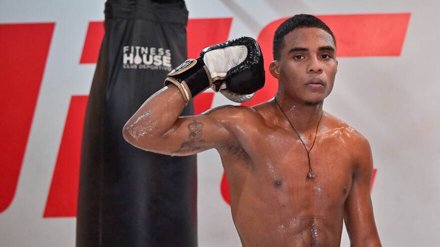 Boxeo: José Muñoz no podrá enfrentarse a John Lenon tras sufrir una lesión en su mano derecha