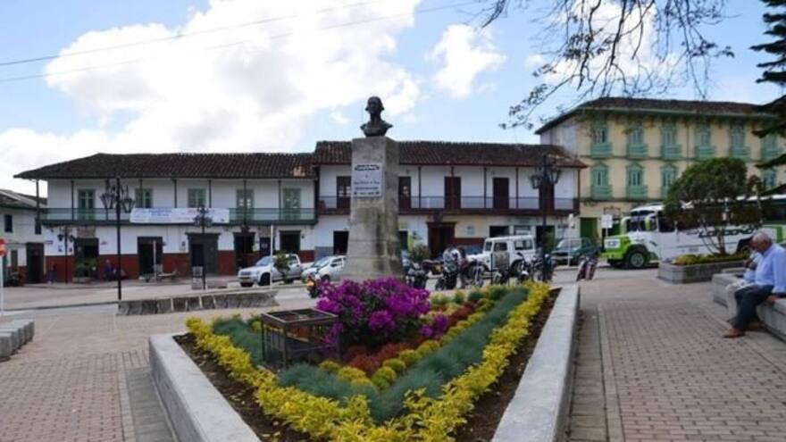 Hallan feto de siete meses en un camión recolector de residuos de basura
