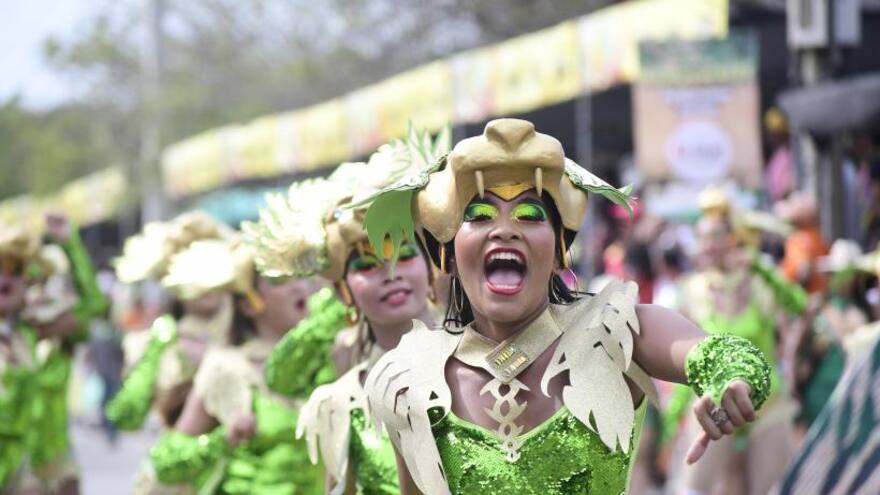 Comparsa de Marlio Cortés desfilará con su fantasía en Nueva York