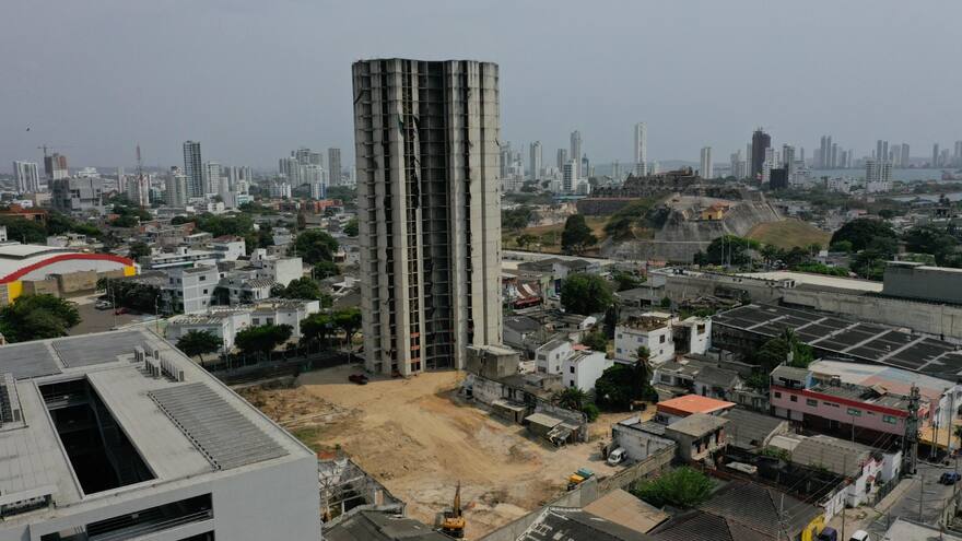 Se inició el desmonte del edificio Aquarela, en Cartagena