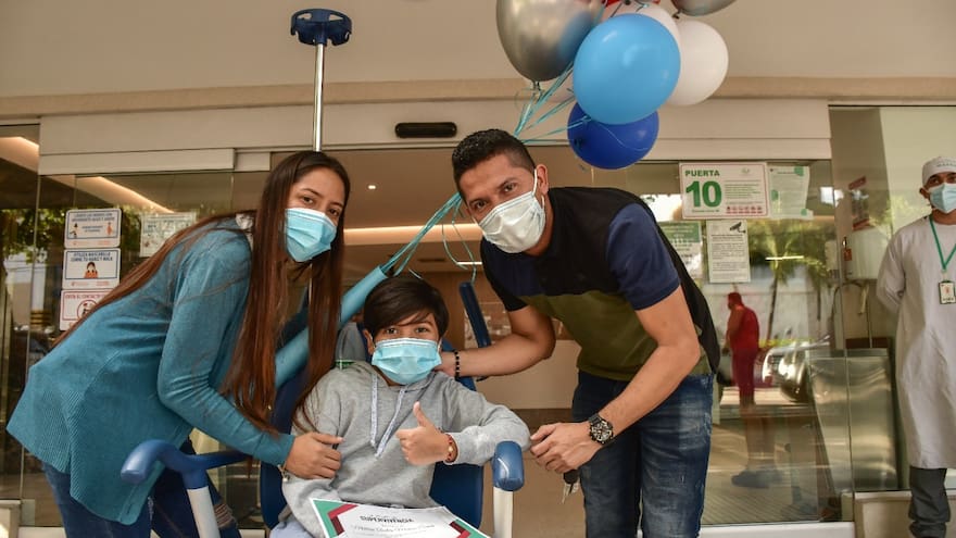 Renace ilusión de niño recuperado de covid con ECMO