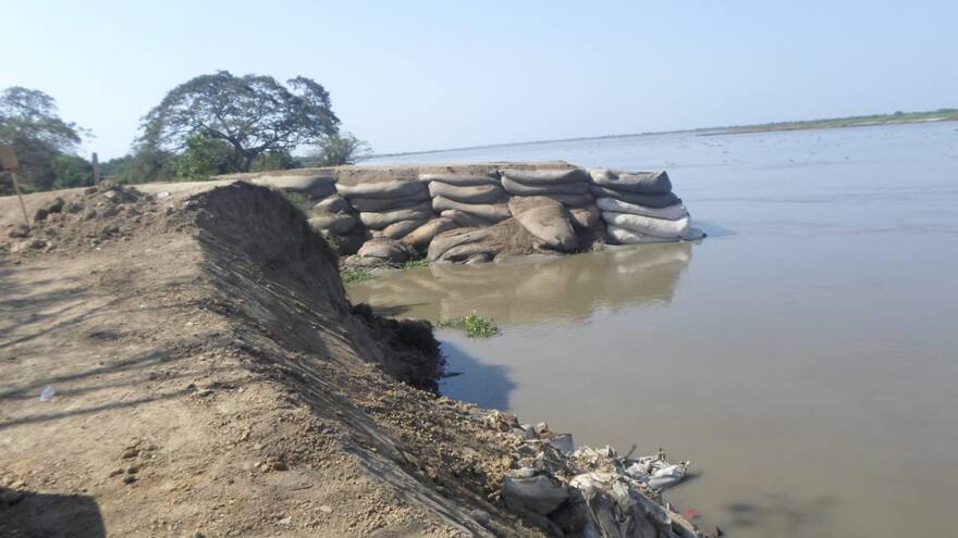 Avanza obra de espigón en Salamina pero la comunidad sigue preocupada