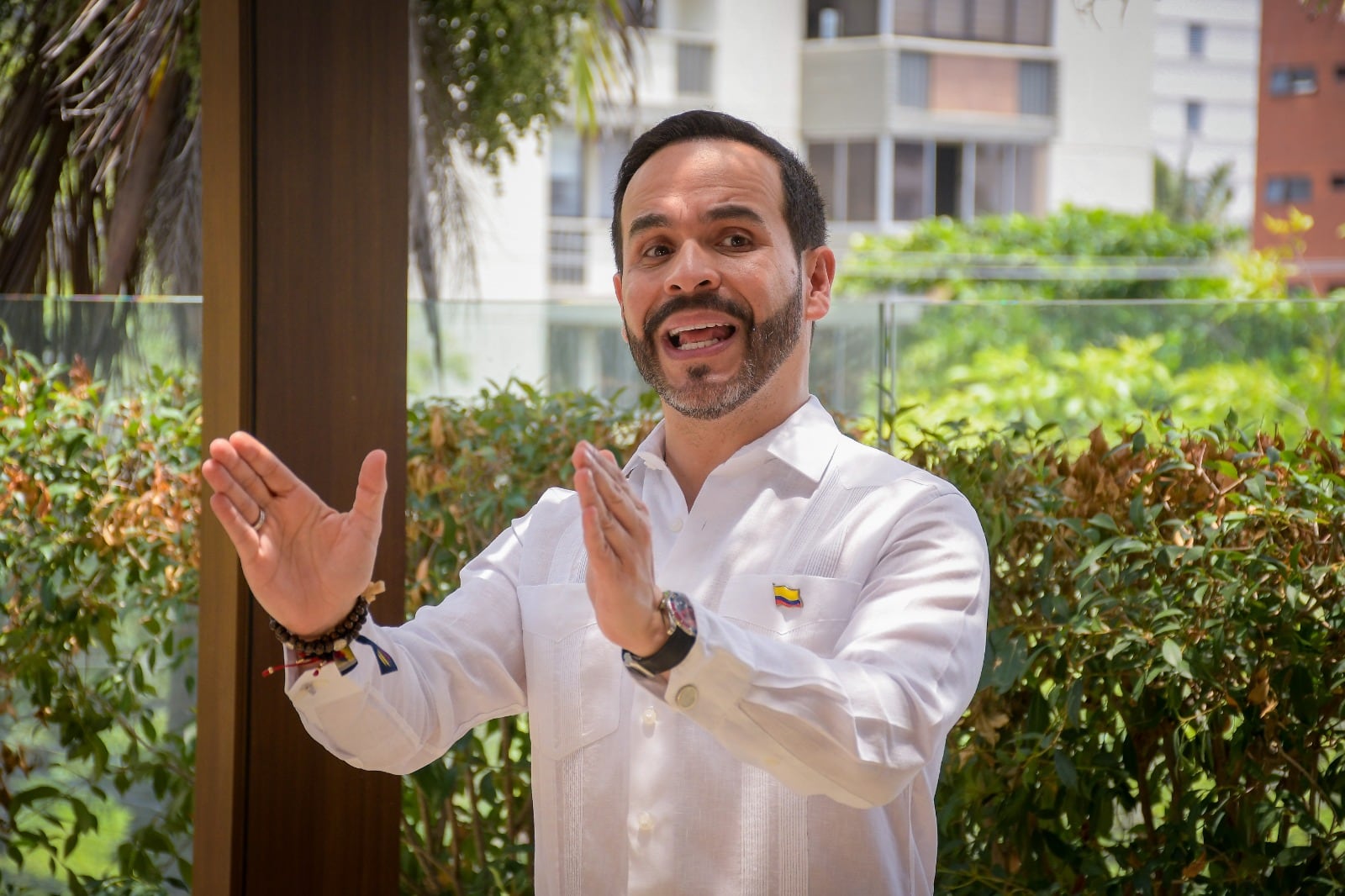 De la Espriella acepta debate con Cepeda