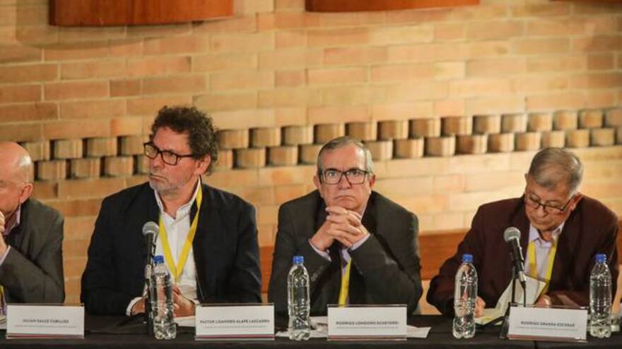 Antiguo secretariado de Farc advierte a Petro sobre incumplimientos en la JEP