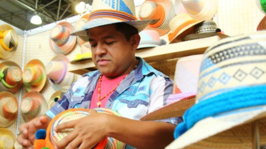 El sombrero, la cara feliz de los wayuu