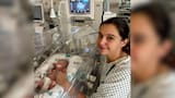 Joven creía tener dolores de apendicitis, pero resultó dando a luz en la ambulancia: “Felicitaciones, es un niño”
