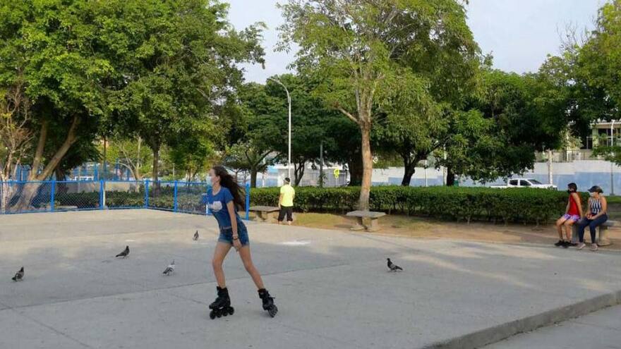 Autoridades extreman vigilancia en espacios públicos para prevenir contagios