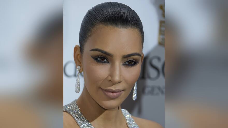 ‘Cat eye’ inverso, el delineado ‘trendy’ que reina en redes sociales