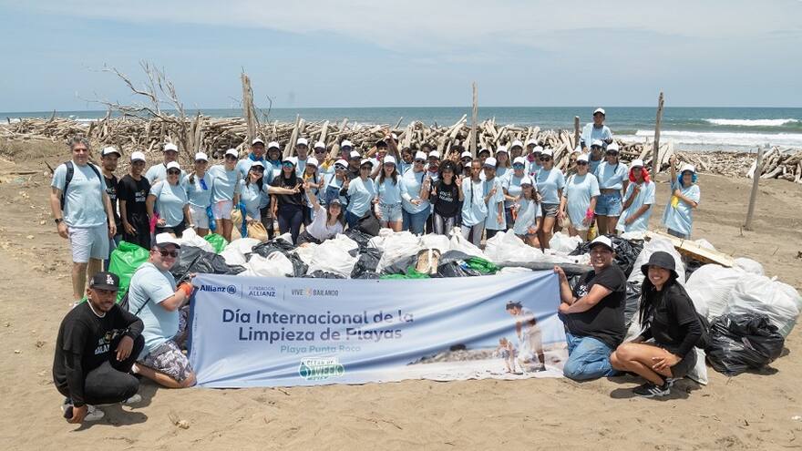 Recolectan 815 kilos de basura en las playas del Atlántico