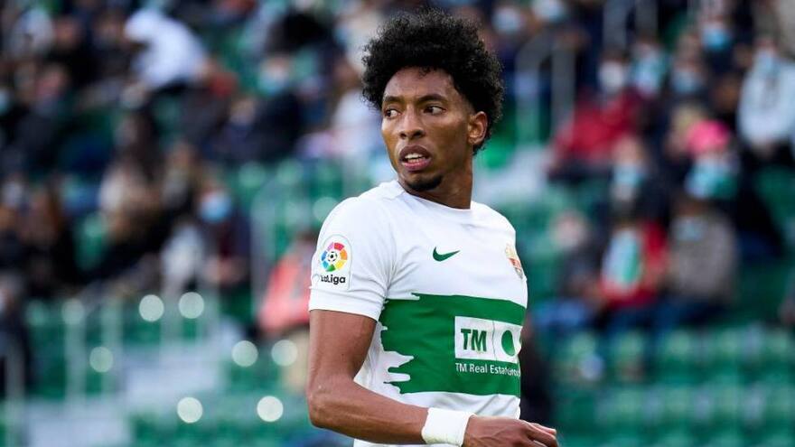 El Elche disipa todos los rumores de traspaso hacia Johan Mojica