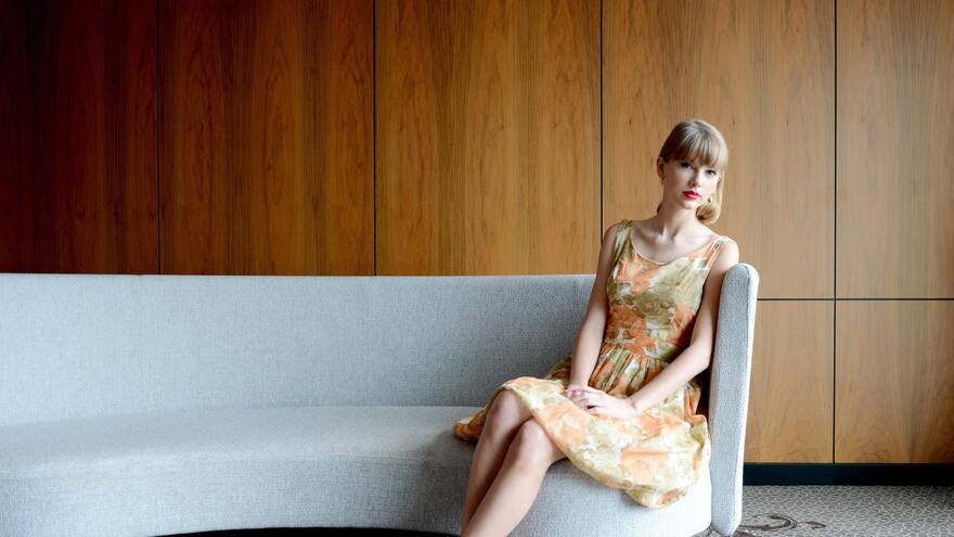 Policía investiga la supuesta agresión del padre de Taylor Swift a paparazzi