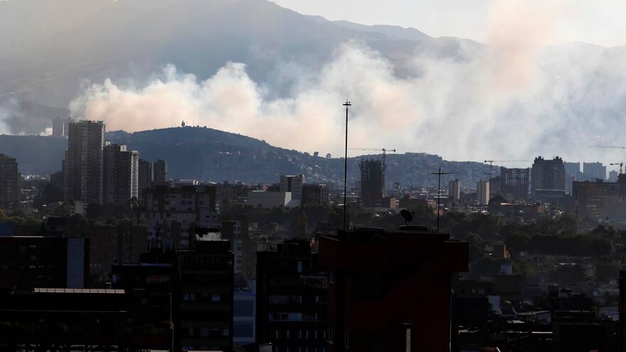 Se agrava la situación en Bogotá: hay cinco incendios forestales activos