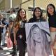 Fanáticos de Shakira esperan con fervor la llegada de la artista