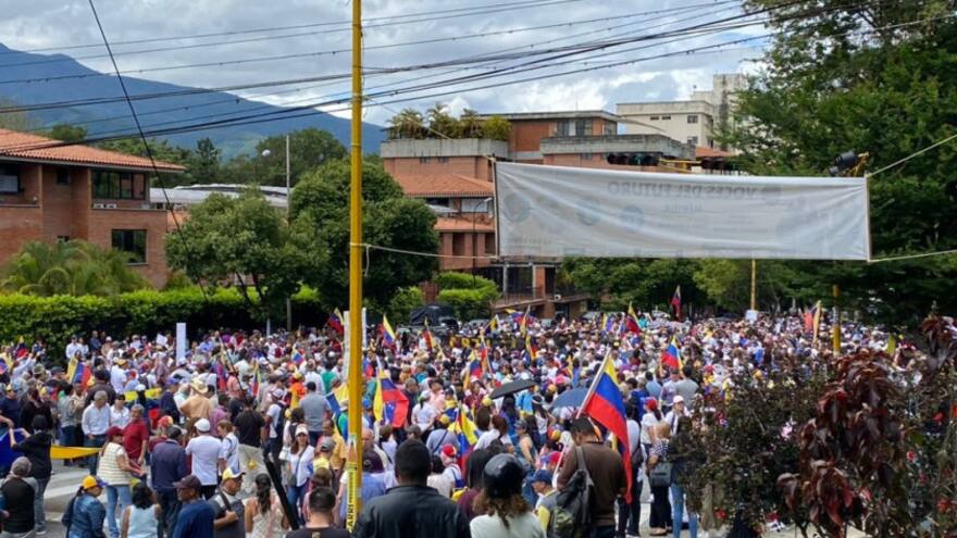 Desde Colombia hacen llamado a los militares venezolanos a defender la democracia
