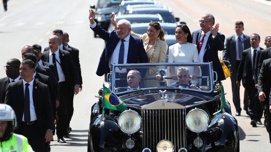 Lula se posesiona como nuevo presidente de la República Federativa de Brasil