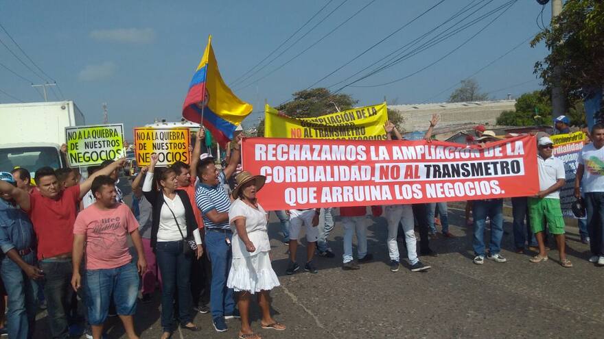 Comunidad protesta por obras en La Cordialidad