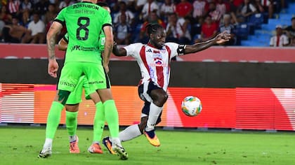 “Es un gran grupo, estar con estos equipos en el cuadrangular te mantiene alerta”: Yimmi Chará