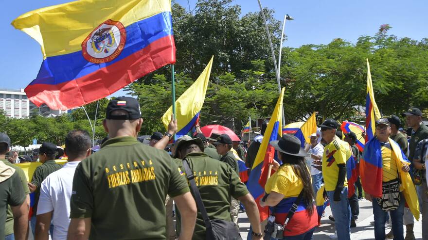 Reservas militares marcharon contra reformas del Gobierno en Barranquilla