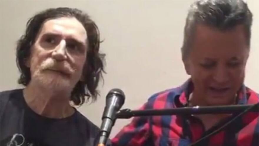 Charly García reaparece tras hospitalización en video junto a Palito Ortega