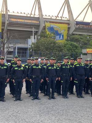 El número de policías no alcanza