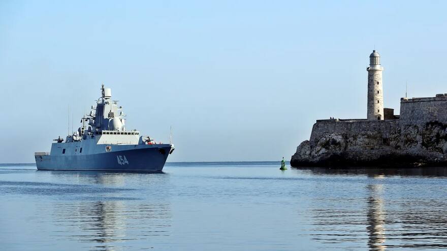 Gobierno cubano confirma llegada de tres barcos y un submarino ruso