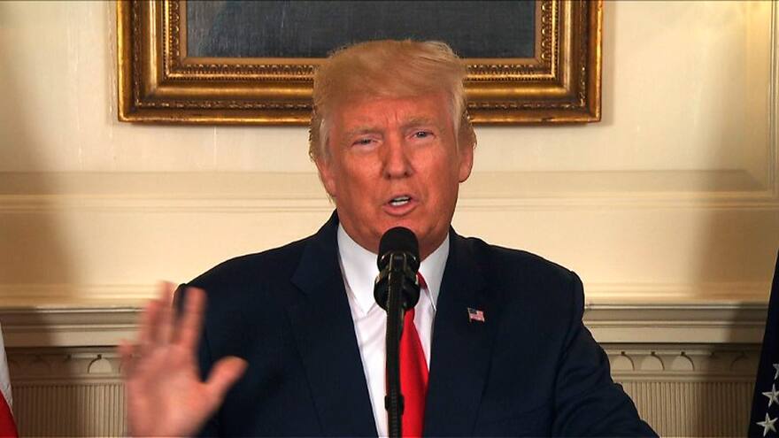 Trump condena 'violencia racista' dos días después de disturbios en EEUU