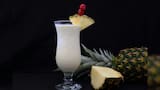 Tres cocteles fáciles para preparar en casa y celebrar una ocasión especial