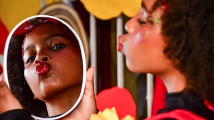 Lucia, la cuarta generación que baila la herencia de las Negritas Puloy