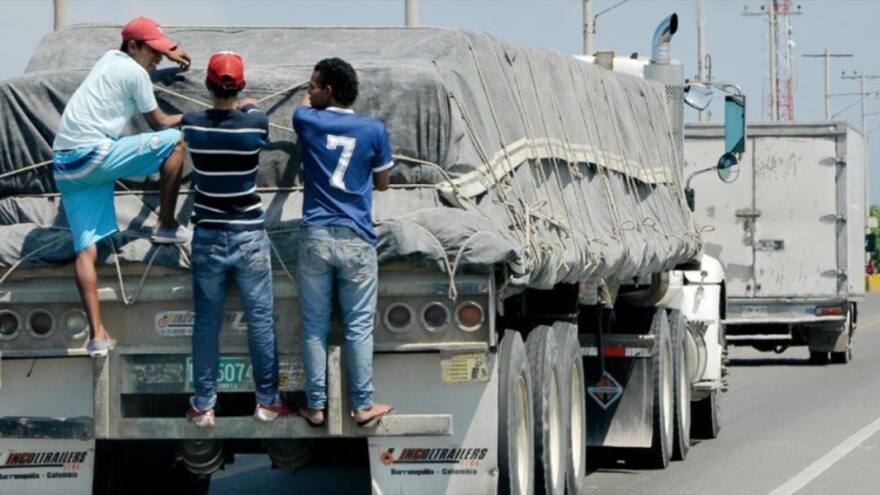 Tres jóvenes se accidentaron por ir de polizones en una ‘Mula’